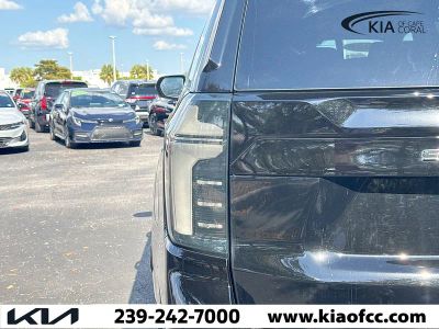 2025 Chevrolet Suburban — photo 9 view