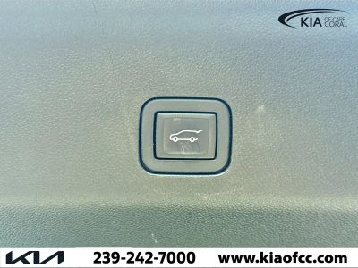 2025 Chevrolet Suburban — photo 12 view