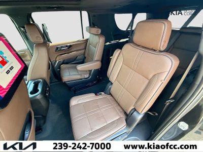 2025 Chevrolet Suburban — photo 21 view
