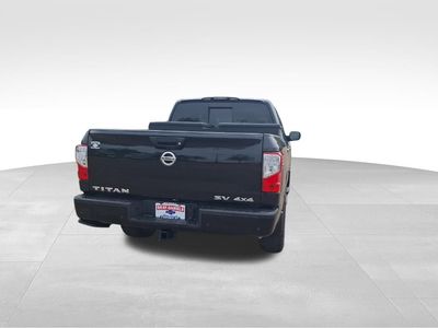 2021 Nissan Titan — photo 11 view