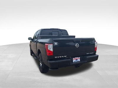 2021 Nissan Titan — photo 12 view
