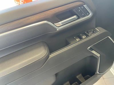 2025 GMC Sierra 2500HD — photo 11 view
