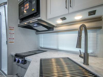 2026 Thor Motor Coach Chateau - Photo 15