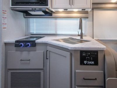 2026 Thor Motor Coach Chateau - Photo 14