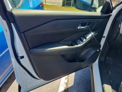2024 Nissan Rogue — photo 10 view