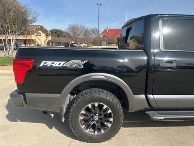 2017 Nissan Titan - Photo 10