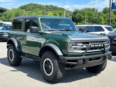 2022 Ford Bronco Base in Eruption Green Metallic — front three-quarter view