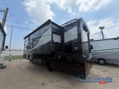 2026 Grand Design Lineage Series M - Photo 11