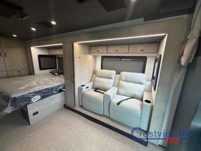 2026 Grand Design Lineage Series M - Photo 16