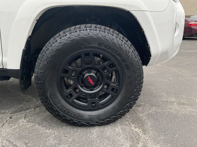 2021 Toyota 4Runner - Photo 16