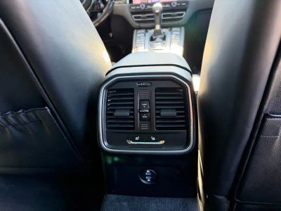2021 Porsche Macan — photo 33 view
