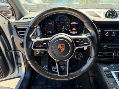 2021 Porsche Macan — photo 17 view