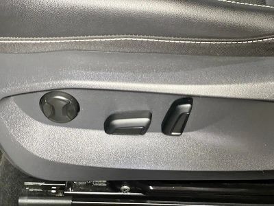2023 Volkswagen Taos — photo 13 view