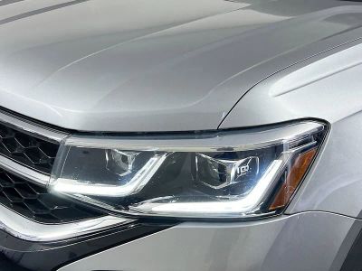 2023 Volkswagen Taos — photo 9 view