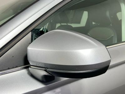 2023 Volkswagen Taos — photo 10 view
