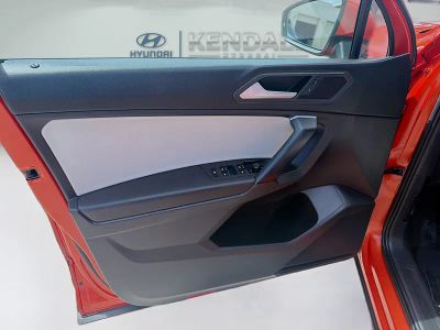 2019 Volkswagen Tiguan — photo 17 view