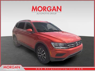 2019 Volkswagen Tiguan SE in Orange Metallic — front three-quarter view