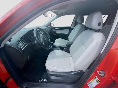2019 Volkswagen Tiguan — photo 16 view