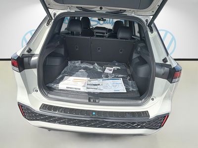 2026 Volkswagen Tiguan — photo 21 view