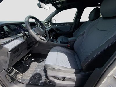 2026 Volkswagen Tiguan — photo 16 view