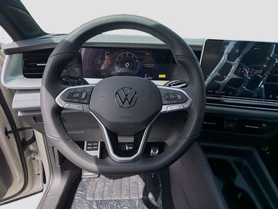 2026 Volkswagen Tiguan — photo 10 view