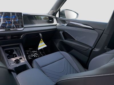 2026 Volkswagen Tiguan — photo 18 view