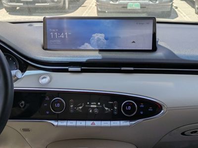 2023 Genesis GV70 - Photo 19