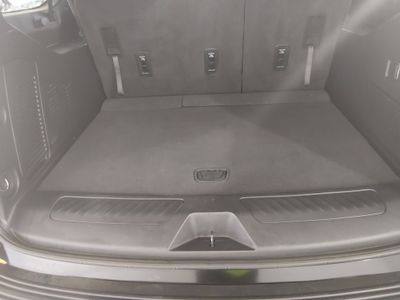2024 Chevrolet Suburban - Photo 11