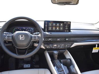 2026 Honda Accord Hybrid - Photo 14