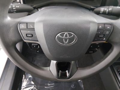 2025 Toyota Camry — photo 12 view
