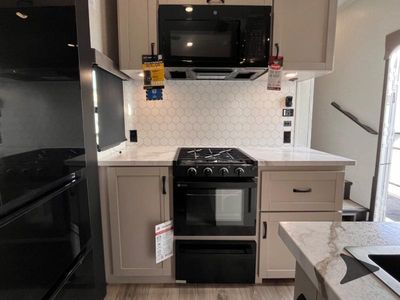 2026 Jayco Seismic - Photo 34