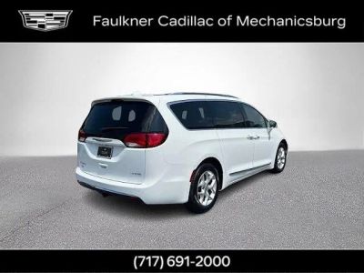 2020 Chrysler Pacifica — detail view