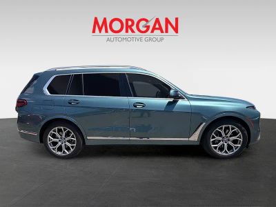 2026 BMW X7 — side profile view
