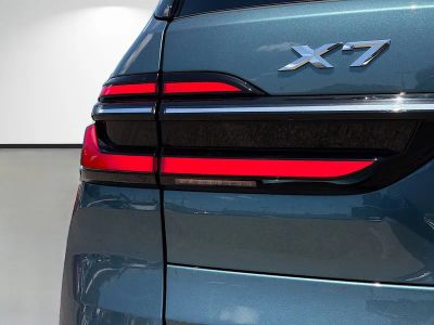 2026 BMW X7 — photo 10 view