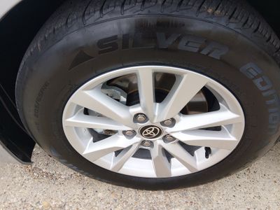 2025 Toyota Camry — photo 10 view