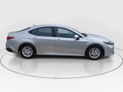 2025 Toyota Camry — photo 8 view