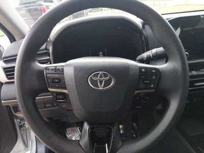 2025 Toyota Camry — photo 12 view