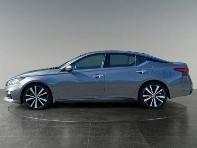 2020 Nissan Altima — detail view