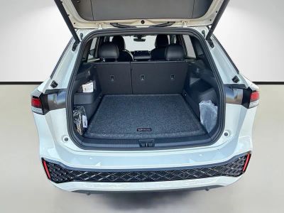 2026 Volkswagen Tiguan — photo 11 view