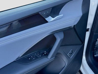2026 Volkswagen Tiguan — photo 21 view