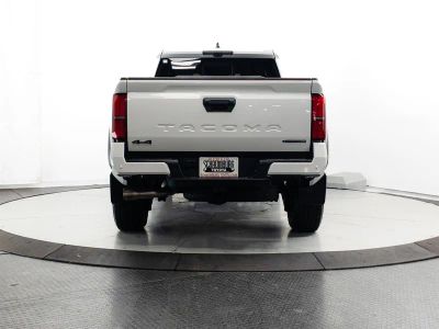 2025 Toyota Tacoma Hybrid — photo 10 view