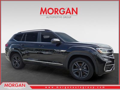 2021 Volkswagen Atlas 3.6L V6 SE w/Technology R-Line in Black — front three-quarter view