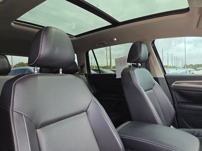2021 Volkswagen Atlas — photo 11 view