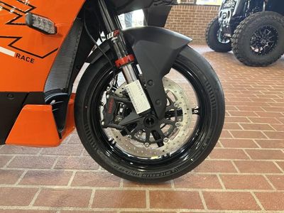 2026 KTM 990 RC R - Photo 18