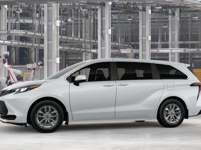 2026 Toyota Sienna - Photo 3