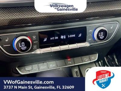 2022 Audi SQ5 — photo 16 view