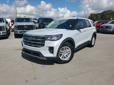 2026 Ford Explorer Active w/100A Pkg in Space White Metallic — front three-quarter view
