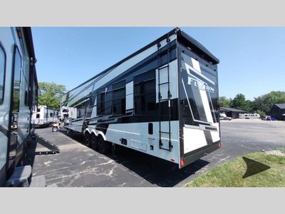 2025 Keystone RV Fuzion - Photo 6