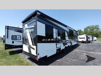 2025 Keystone RV Fuzion - Photo 5