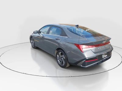 2025 Hyundai Elantra - Photo 5